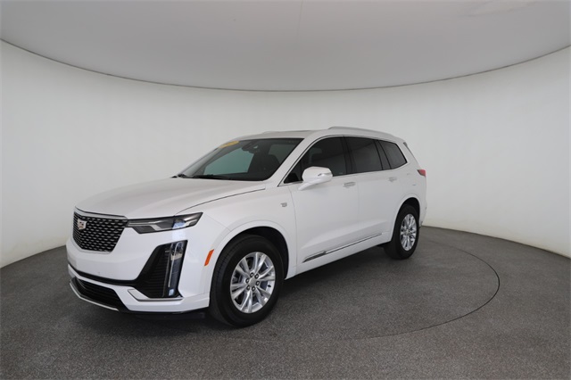 2023 Cadillac XT6 Luxury photo 3