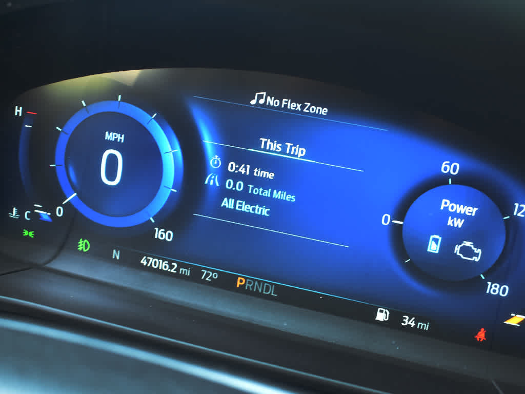 2022 Ford Escape Titanium Hybrid photo 9
