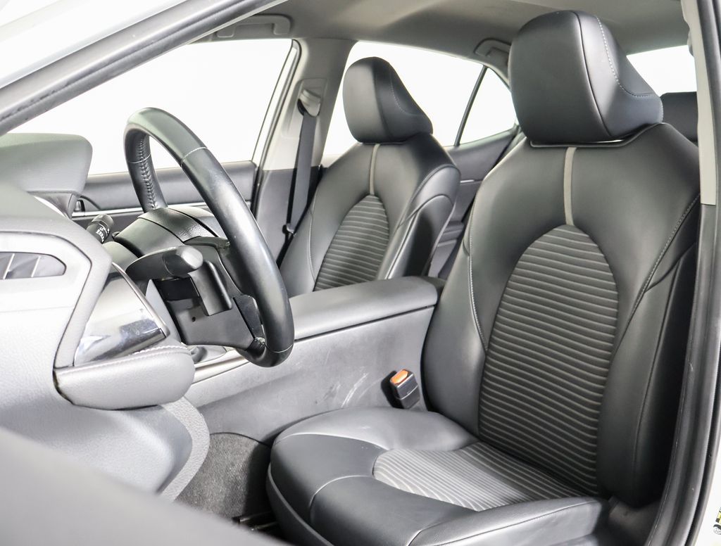 2023 Toyota Camry SE photo 8