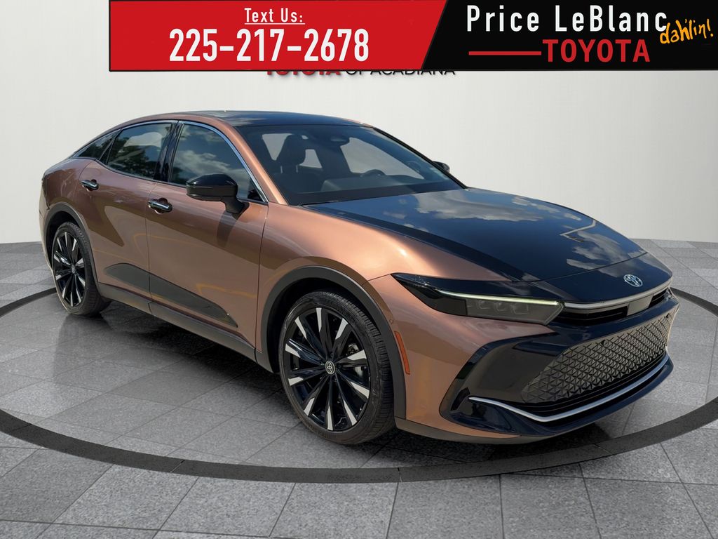 2023 Toyota Crown Platinum's photo