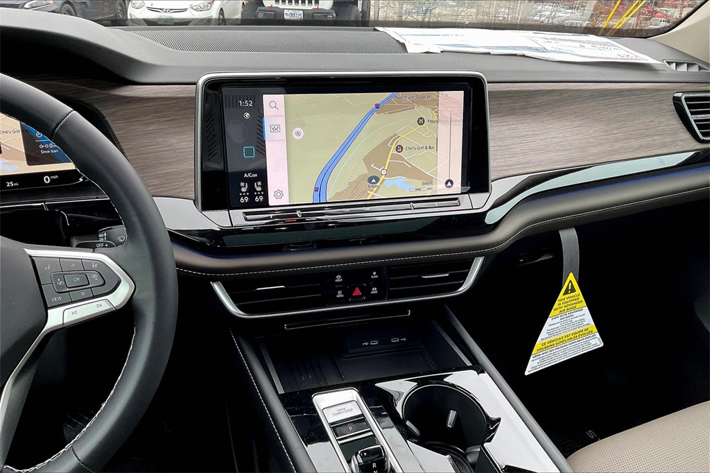 2025 Volkswagen Atlas SEL photo 12