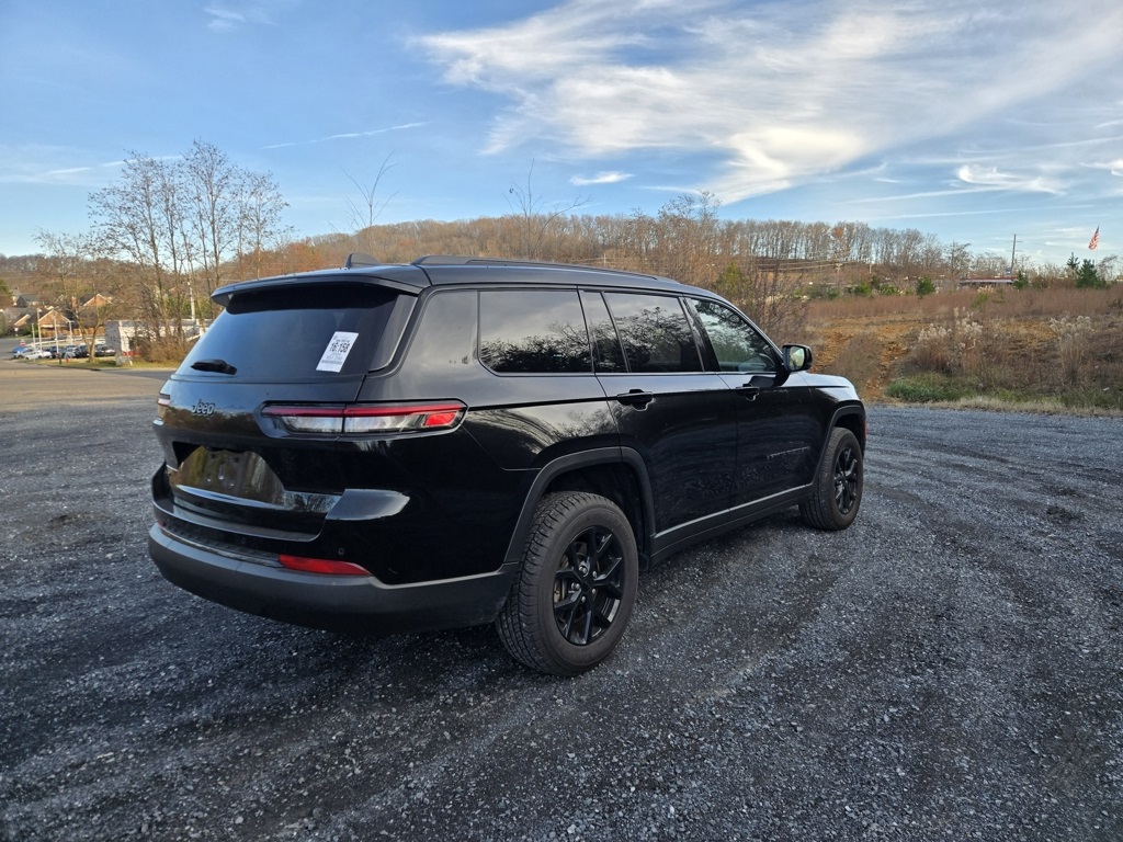 2024 Jeep Grand Cherokee Altitude photo 2