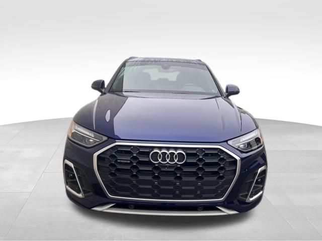 2022 Audi Q5 45 S line Premium photo 2