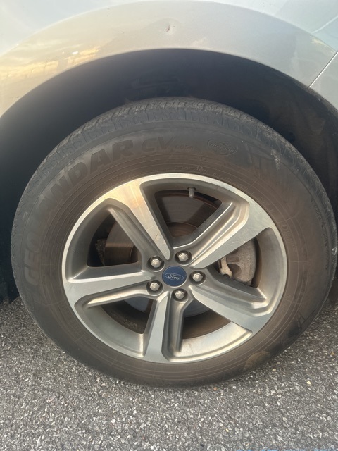 2020 Ford Edge SEL photo 4