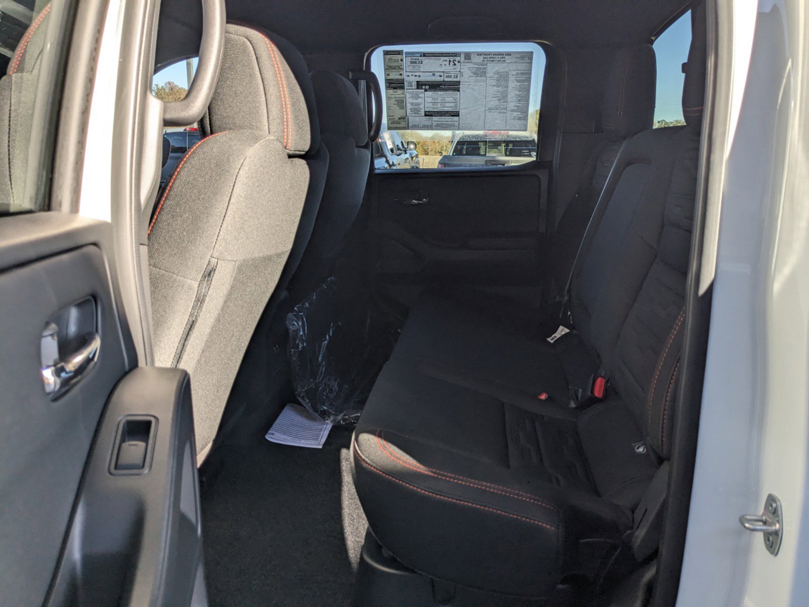 2025 Nissan Frontier Crew Cab PRO-X photo 8