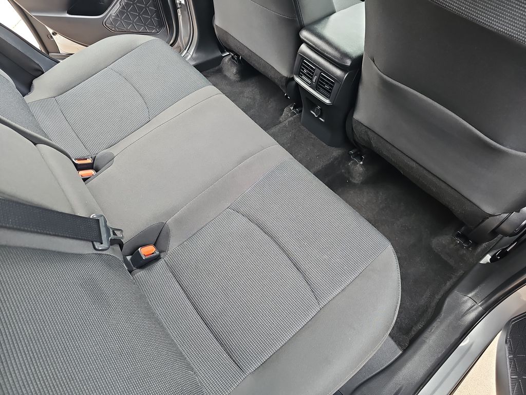 2024 Toyota RAV4 LE photo 8