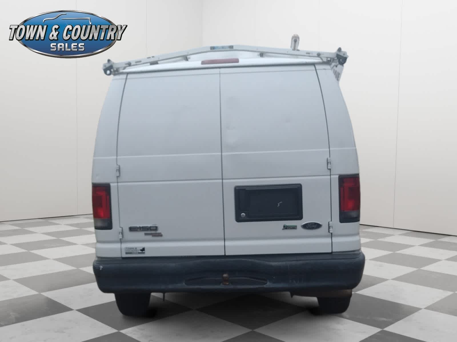 2014 Ford E-150 photo 6