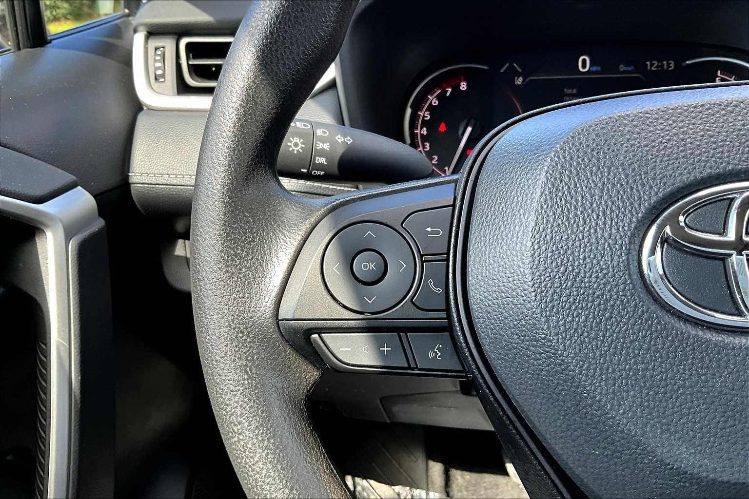 2024 Toyota RAV4 LE photo 21