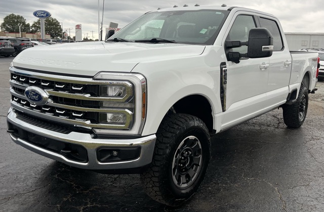 2024 Ford F-250 Lariat photo 2