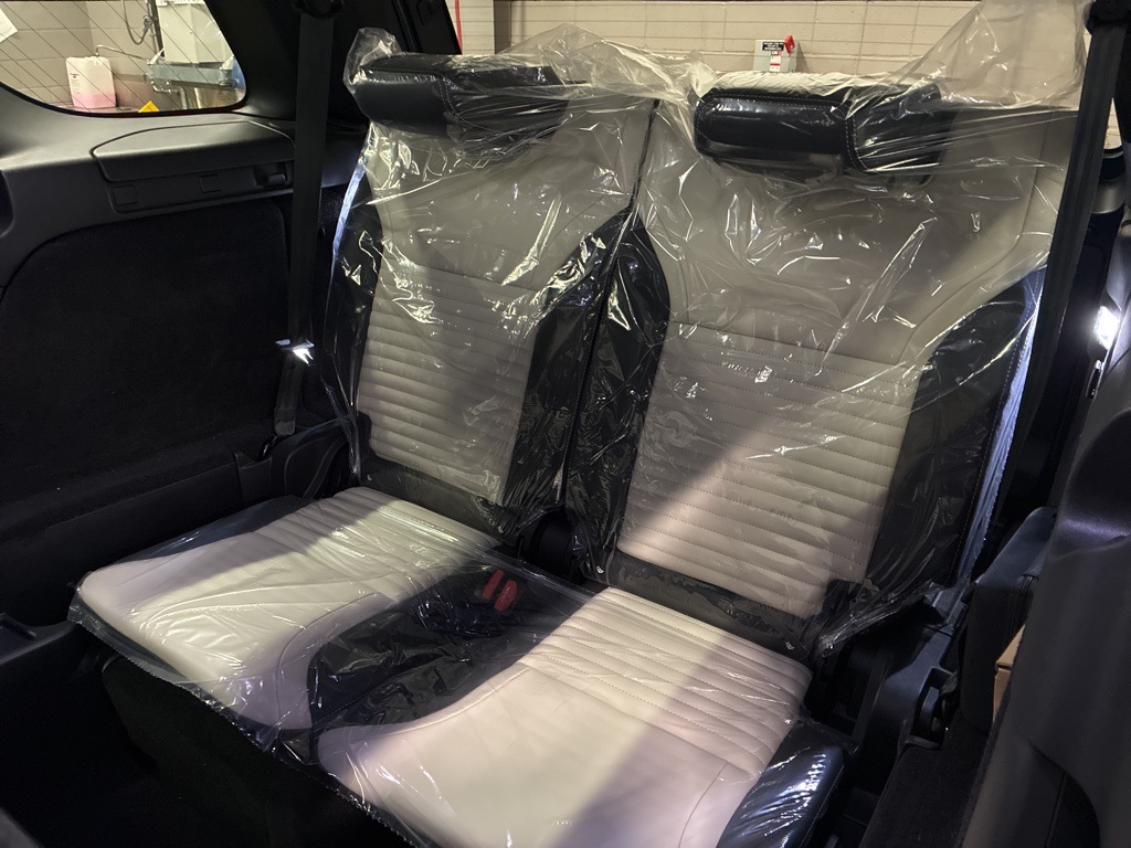 2024 Land Rover Discovery SE photo 38