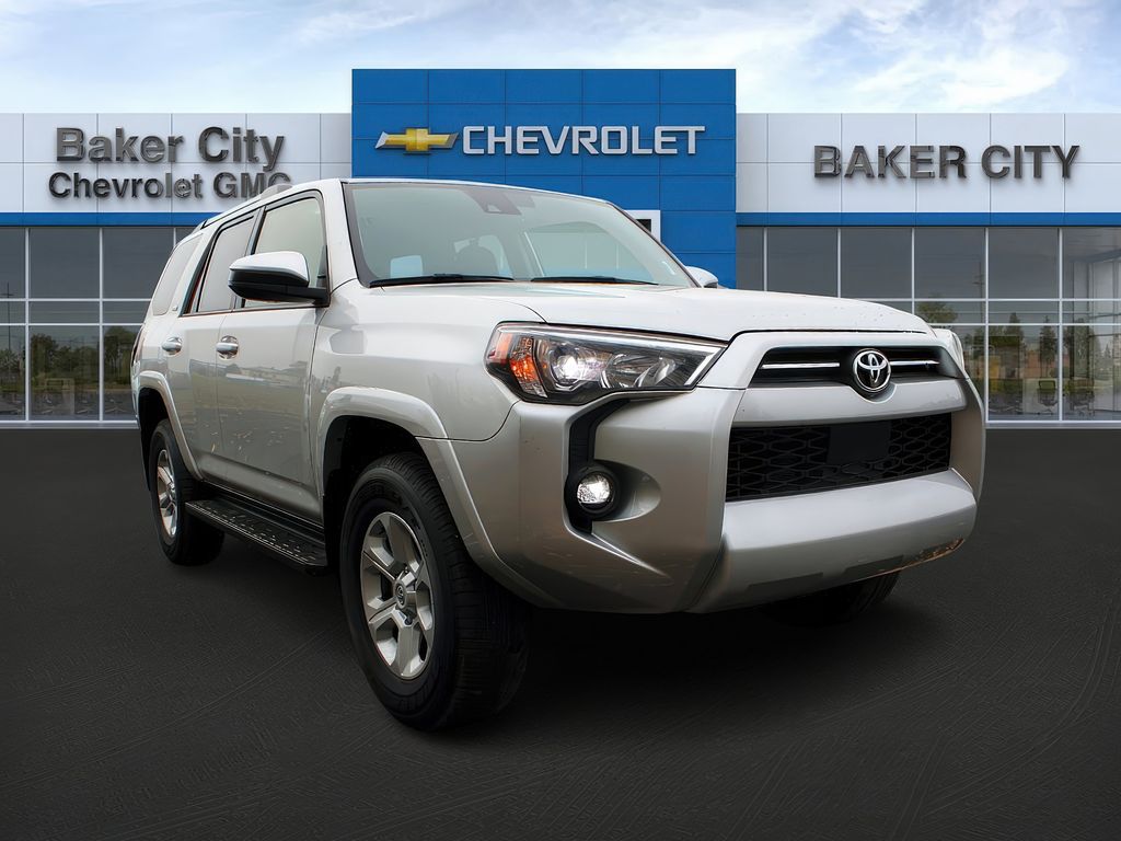 2024 Toyota 4Runner SR5's photo