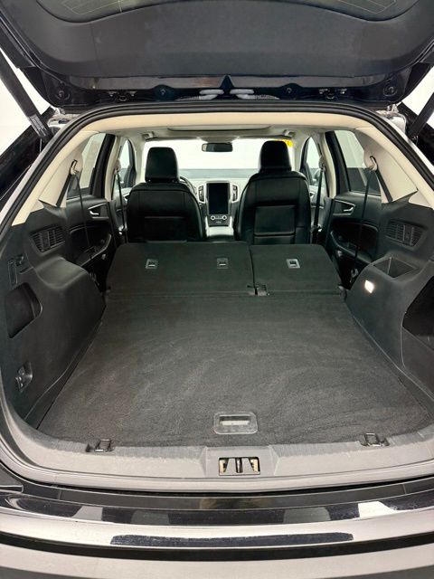 2022 Ford Edge SEL photo 51