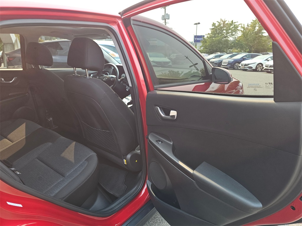 2022 Hyundai Kona Electric SEL photo 14