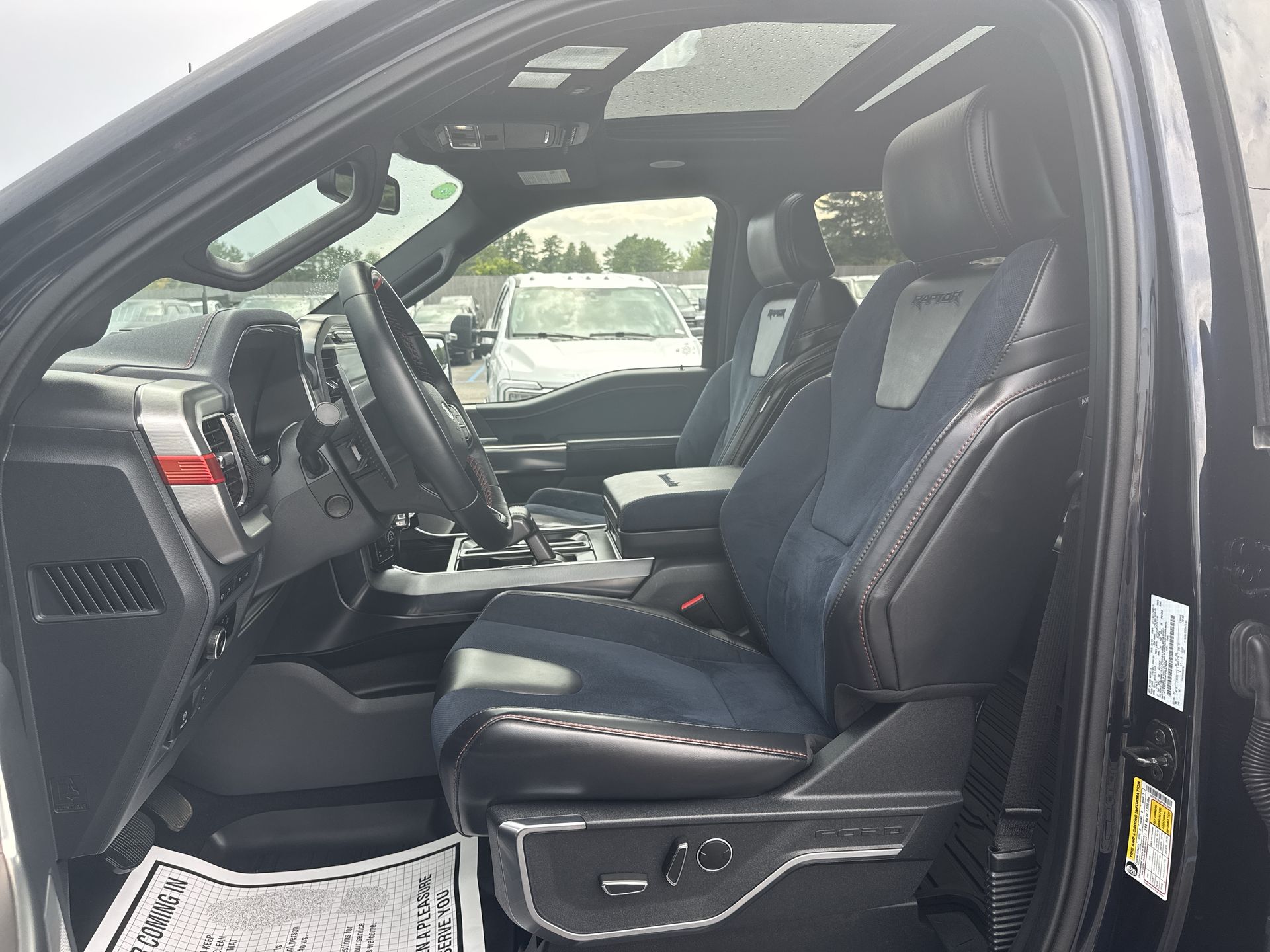 2023 Ford F-150 Raptor photo 5