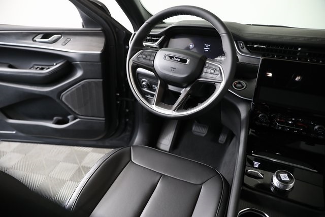 2025 Jeep Grand Cherokee Limited photo 19