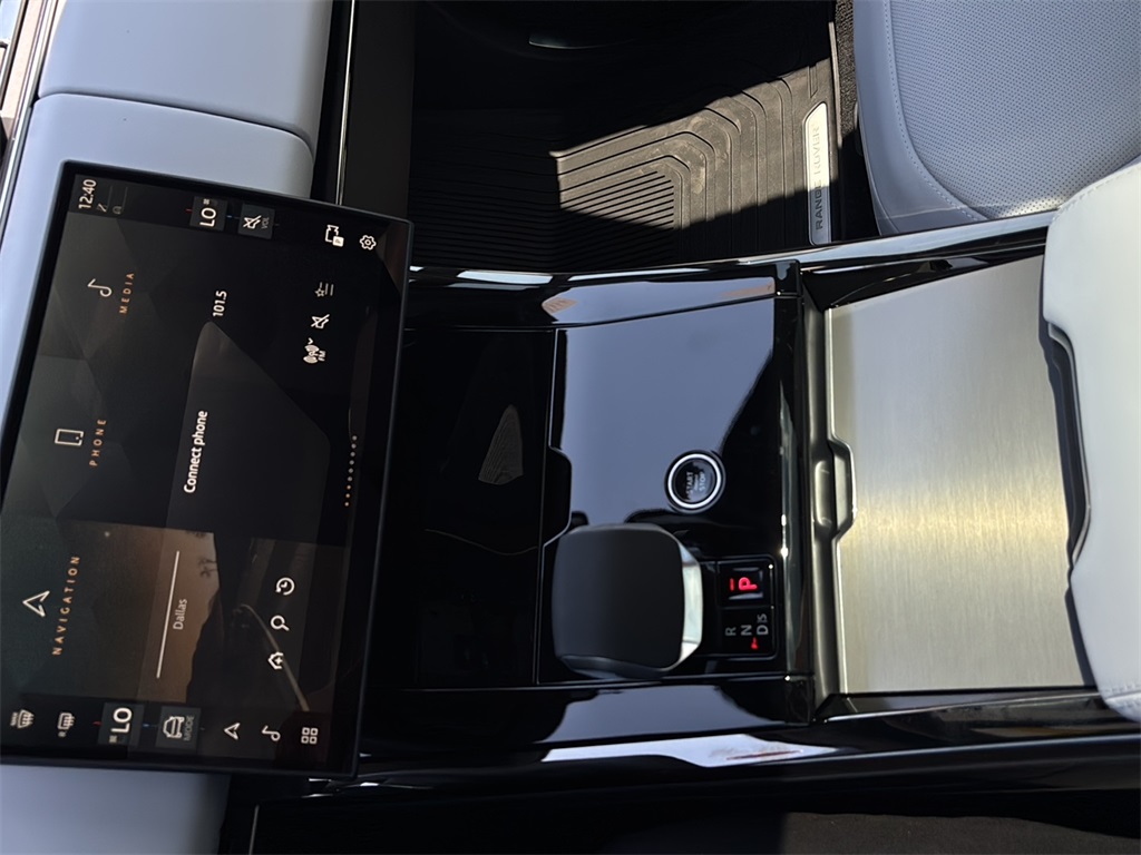 2025 Land Rover Range Rover Sport SE photo 6
