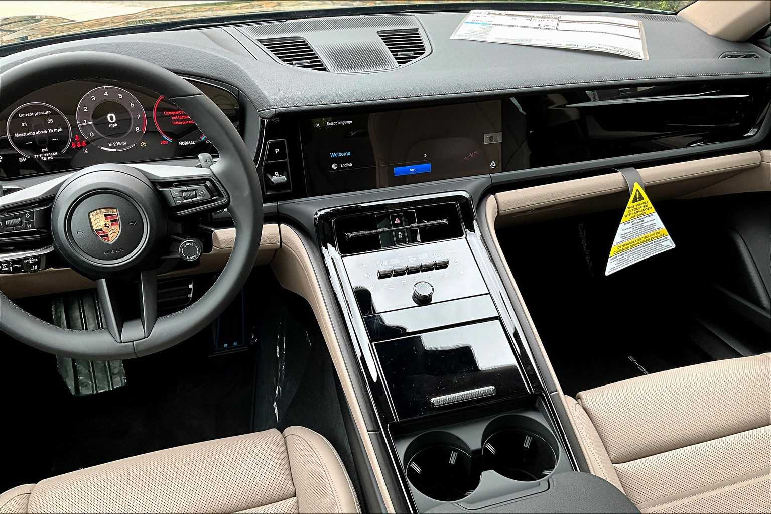 2025 Porsche Panamera 4 photo 16