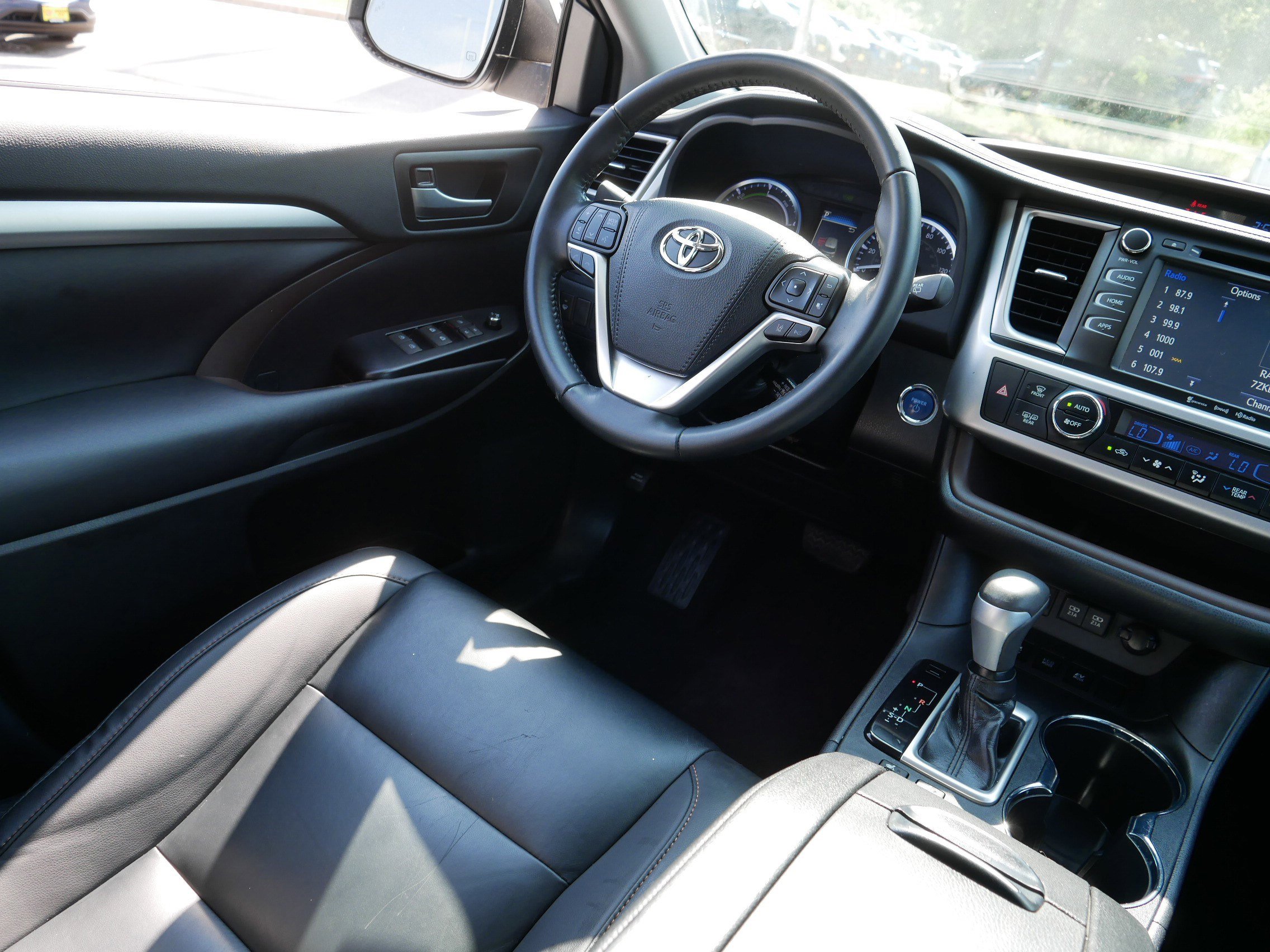 2019 Toyota Highlander Hybrid XLE photo 7