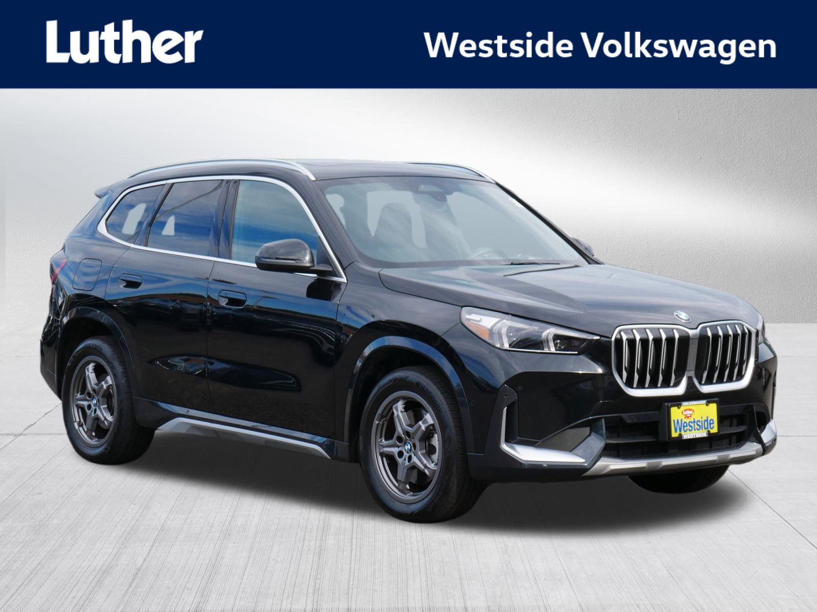 2025 BMW X1 28i's photo