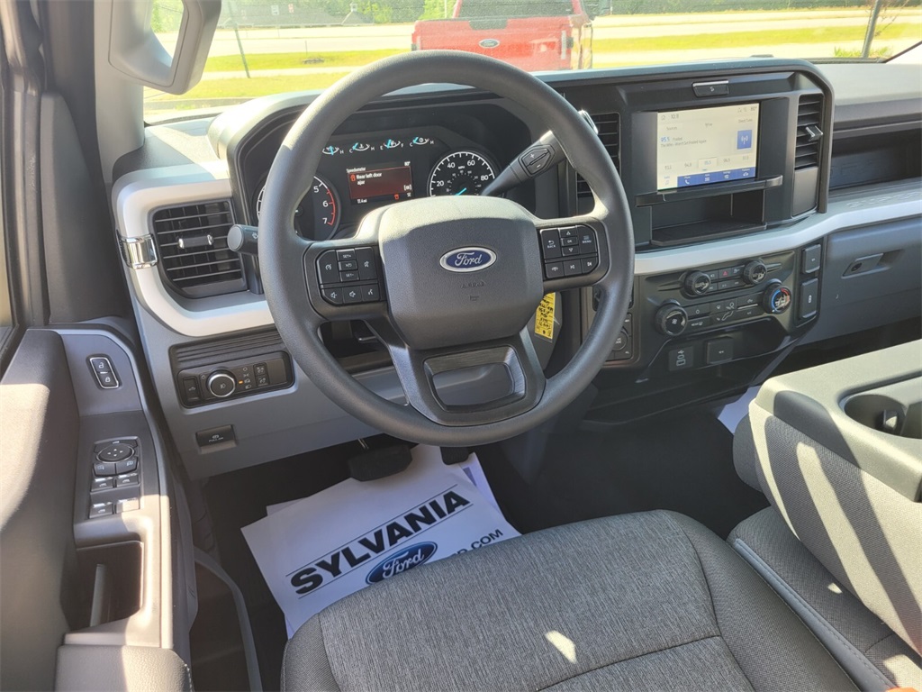 2025 Ford F-350 XL photo 6