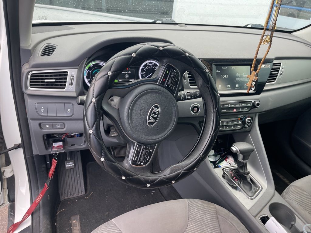 2017 Kia Niro LX photo 17