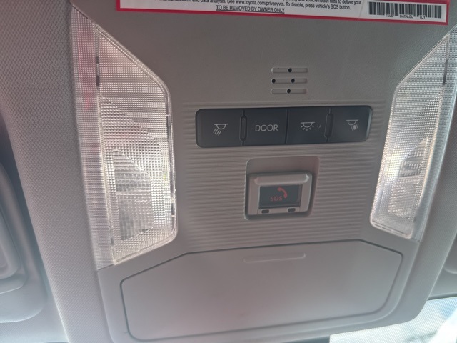 2023 Toyota RAV4 XLE photo 21