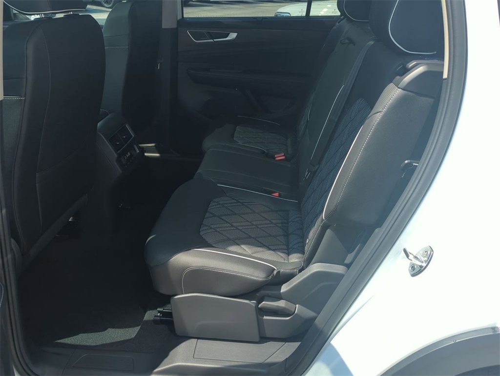 2025 Volkswagen Atlas SEL Premium R-Line photo 23