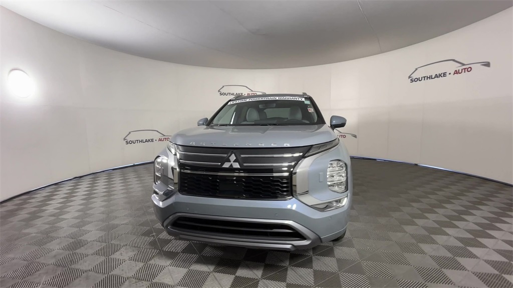 2025 Mitsubishi Outlander SEL photo 3