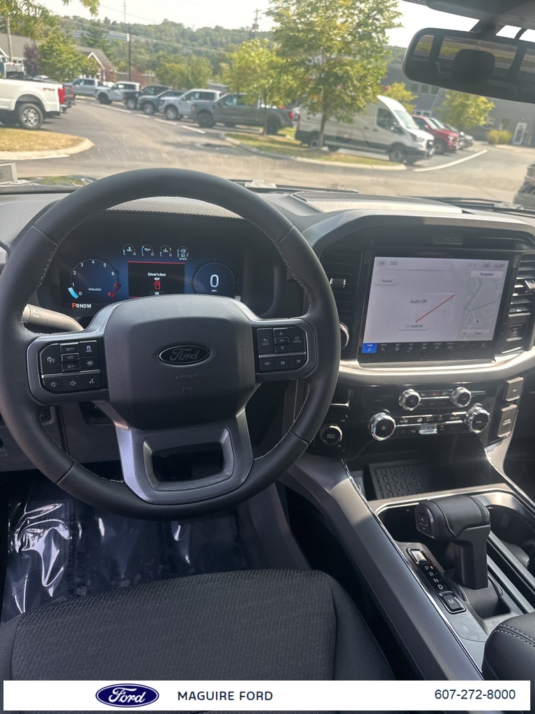 2025 Ford F-150 XLT photo 9