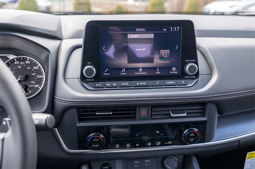 2025 Nissan Rogue SV photo 13