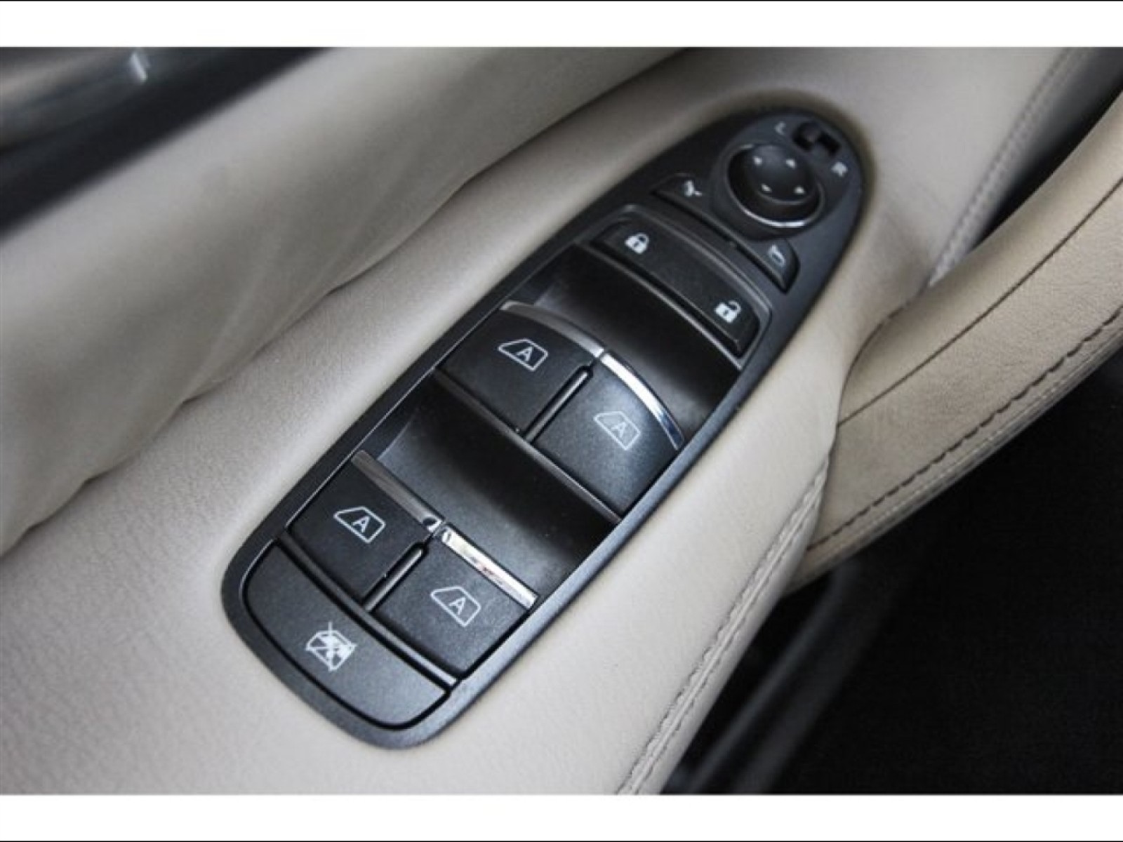 2024 Nissan Armada SV Black at Robbins Nissan