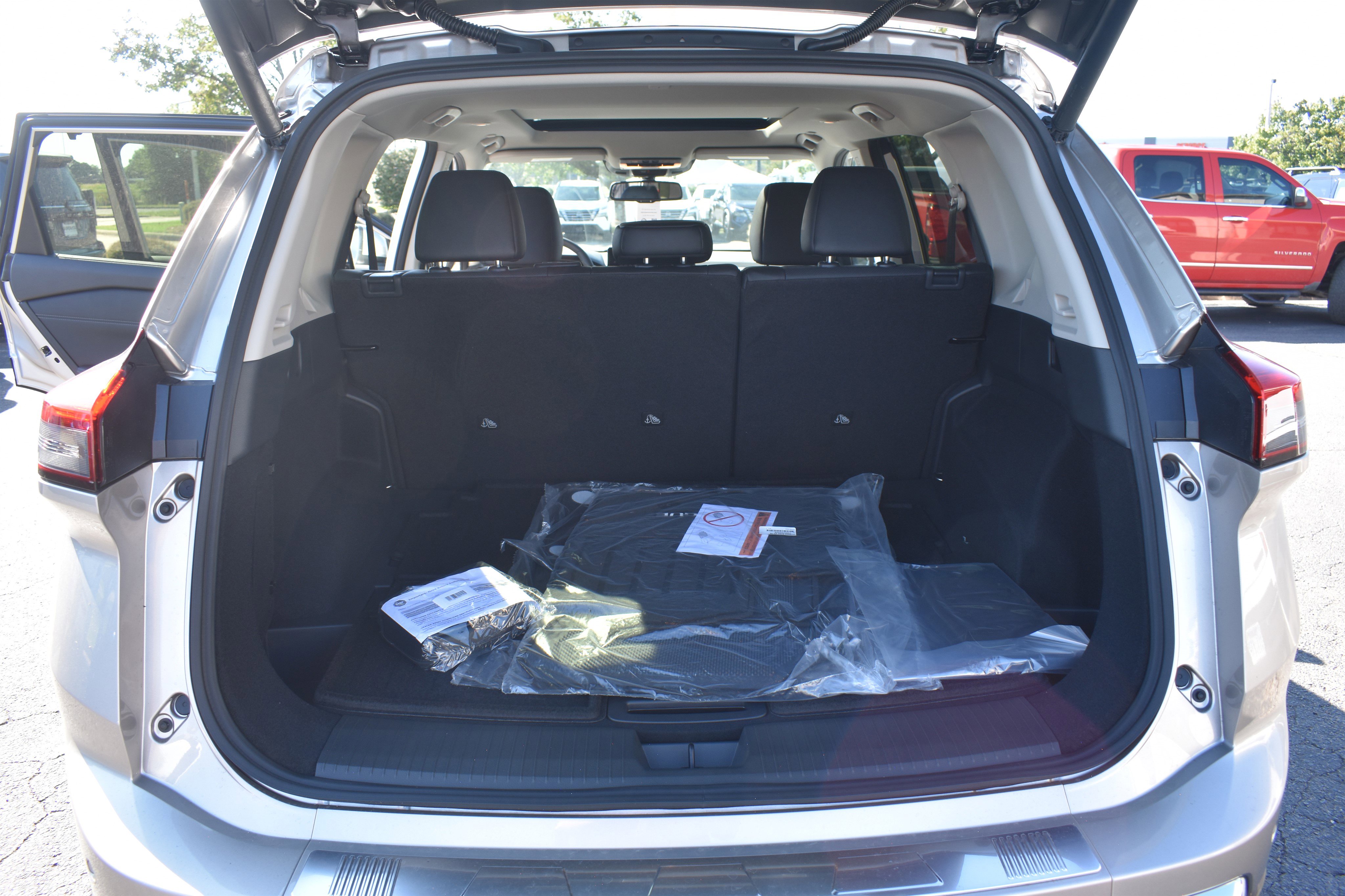 2026 Nissan Rogue Platinum photo 7