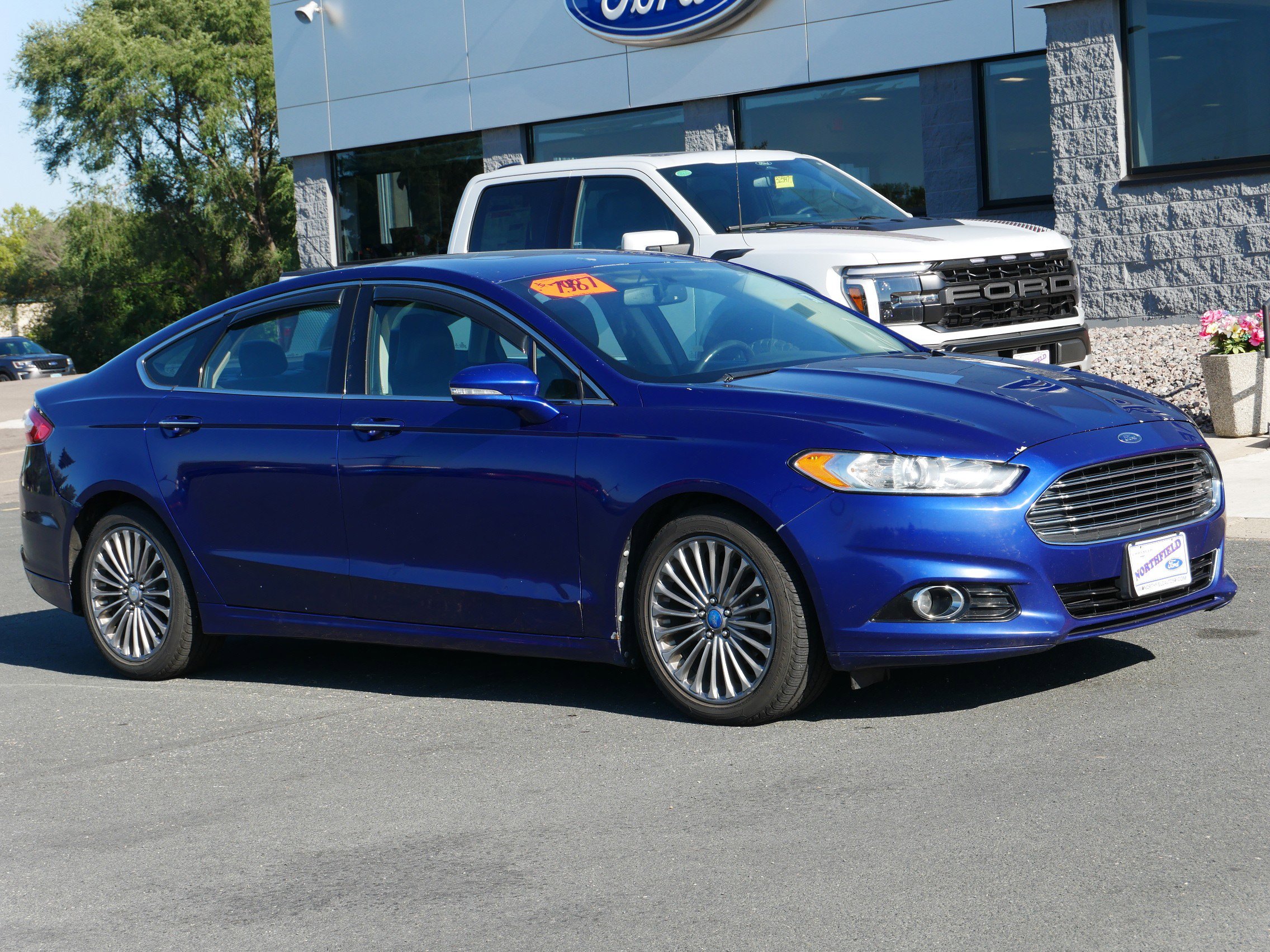 2013 Ford Fusion Titanium photo 2