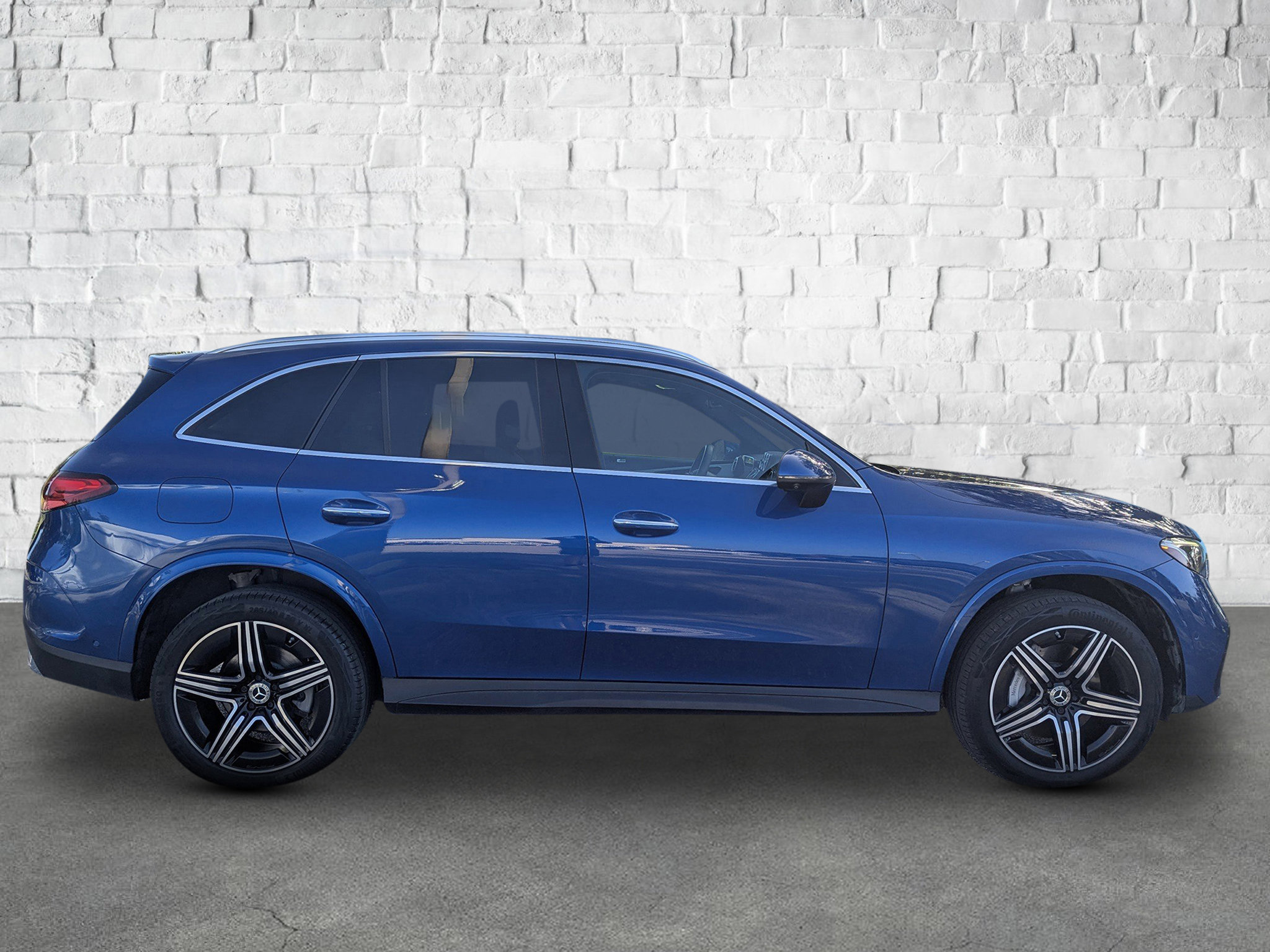 2023 Mercedes Benz GLC 300 photo 6
