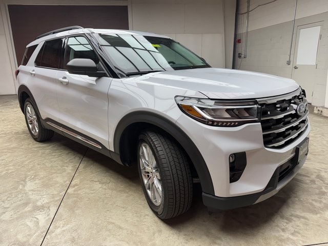 2025 Ford Explorer photo 7