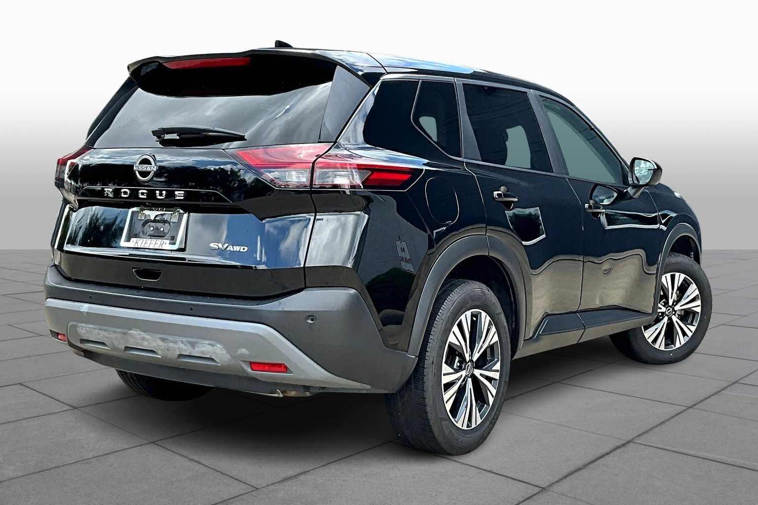2023 Nissan Rogue SV photo 11