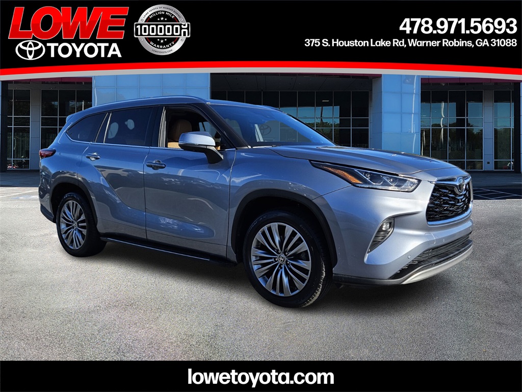 2021 Toyota Highlander Platinum's photo