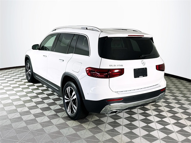 2025 Mercedes Benz GLB 250 photo 5