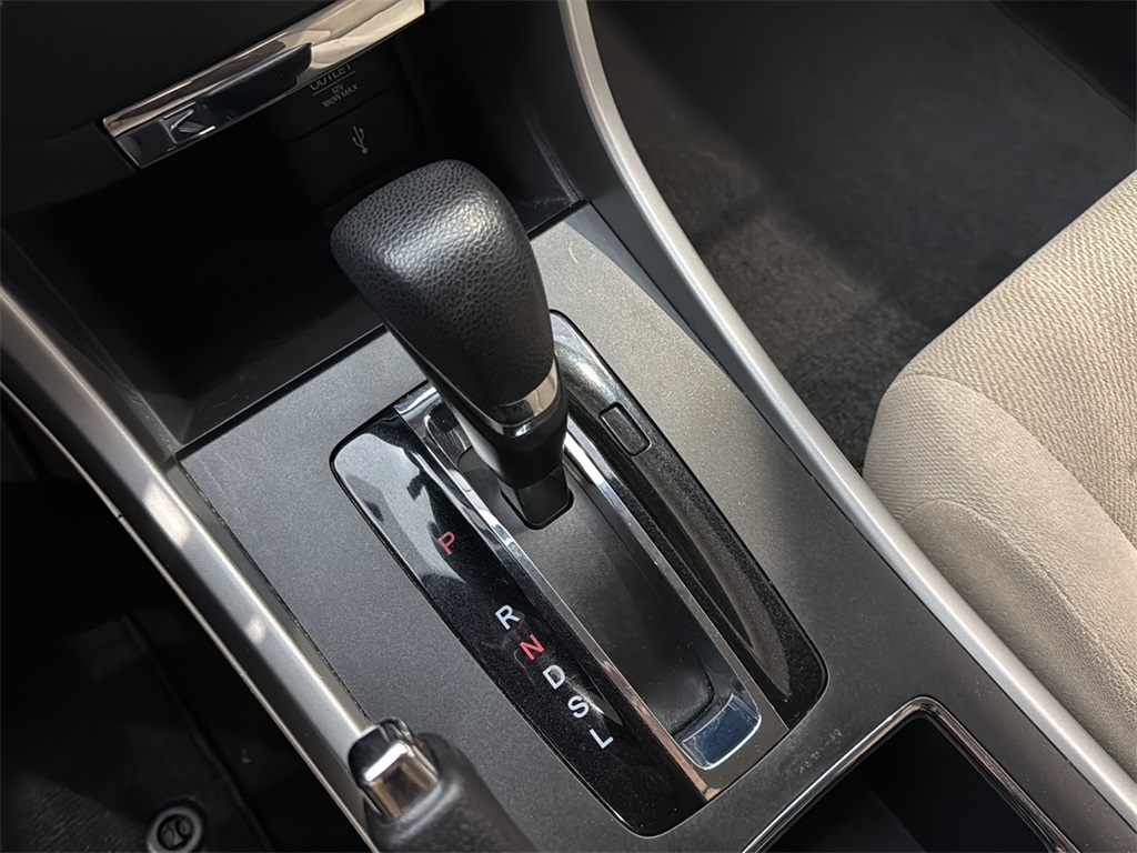 2013 Honda Accord LX photo 22