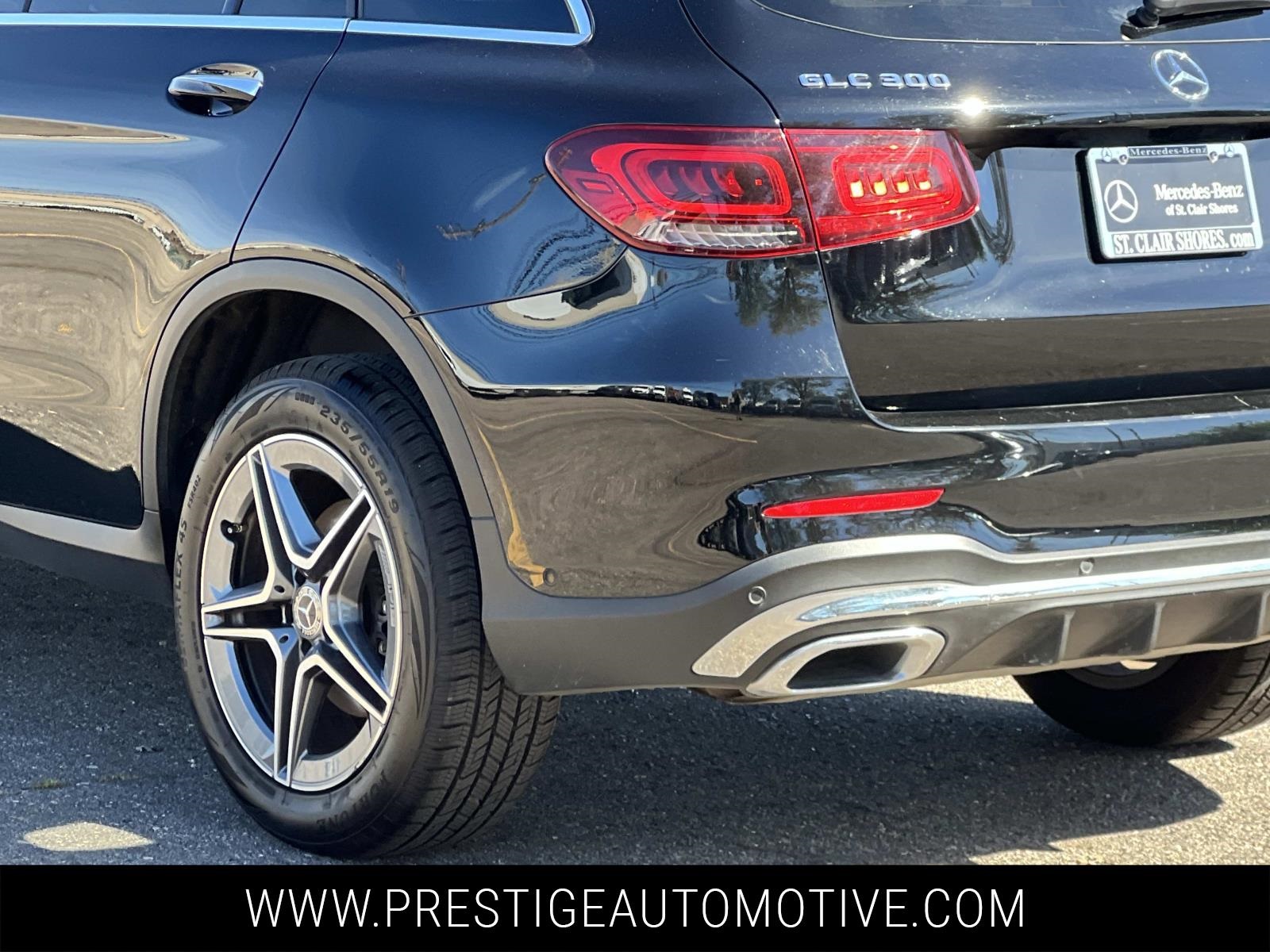 2022 Mercedes Benz GLC 300 4MATIC photo 4