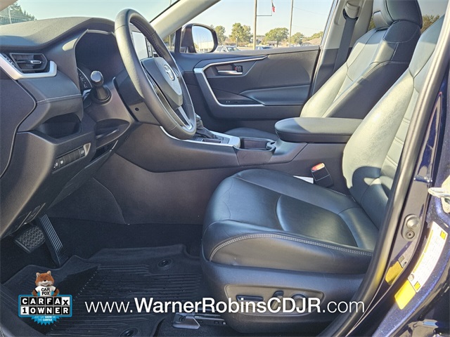 2020 Toyota RAV4 XLE Premium photo 2