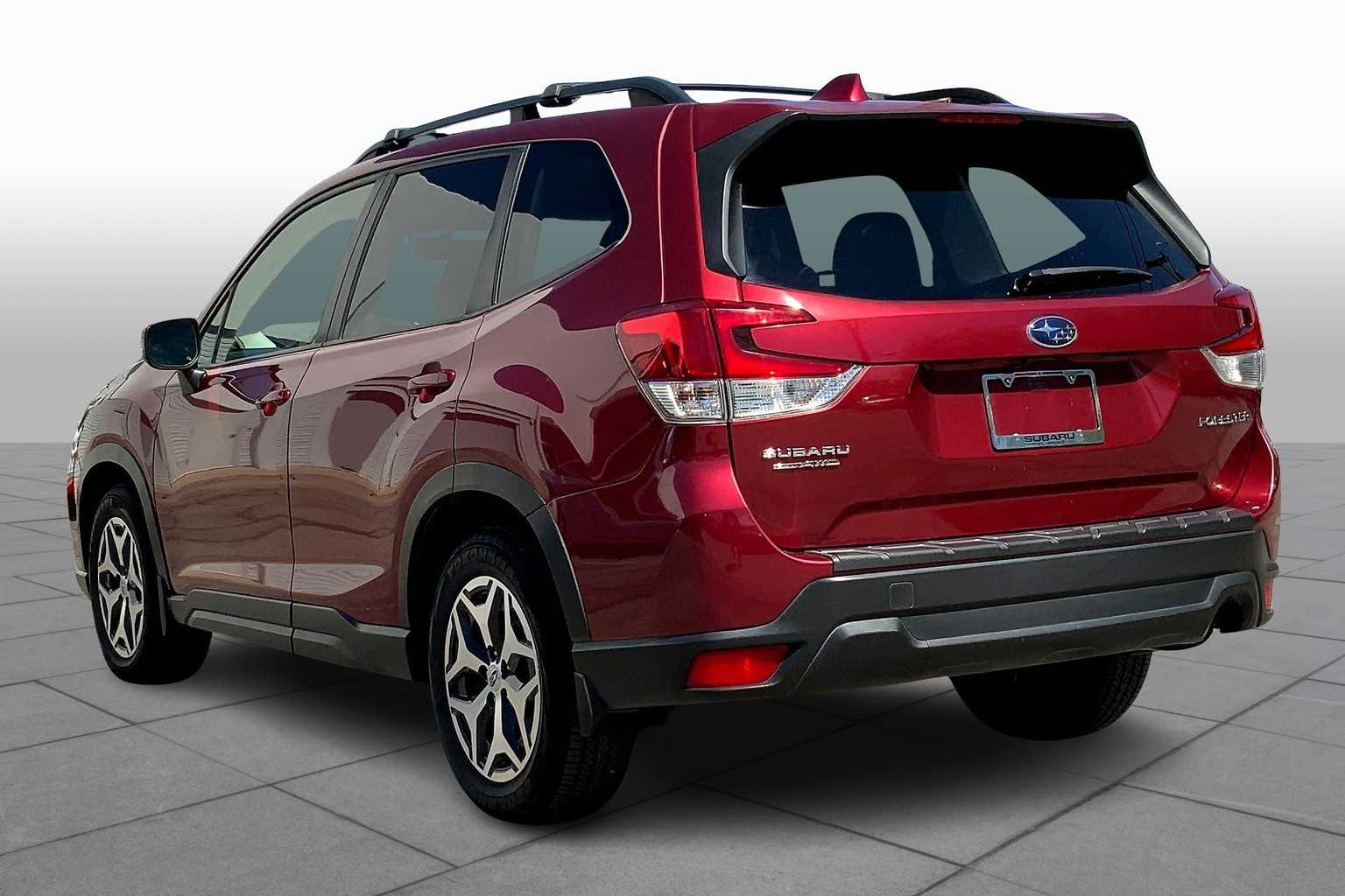 2020 Subaru Forester Premium photo 10