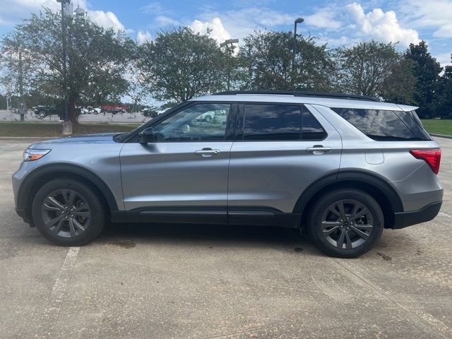 2024 Ford Explorer XLT photo 2