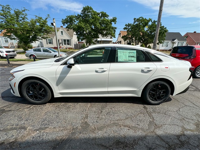 2025 Kia K5 LXS photo 7