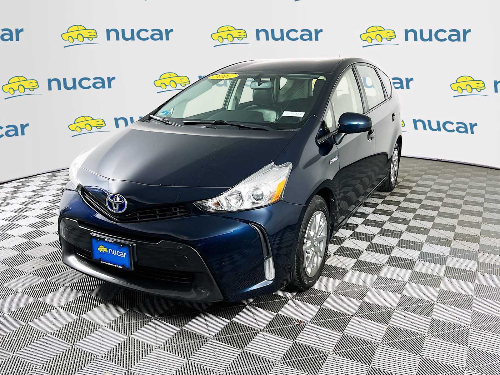 2017 Toyota Prius V Five photo 3