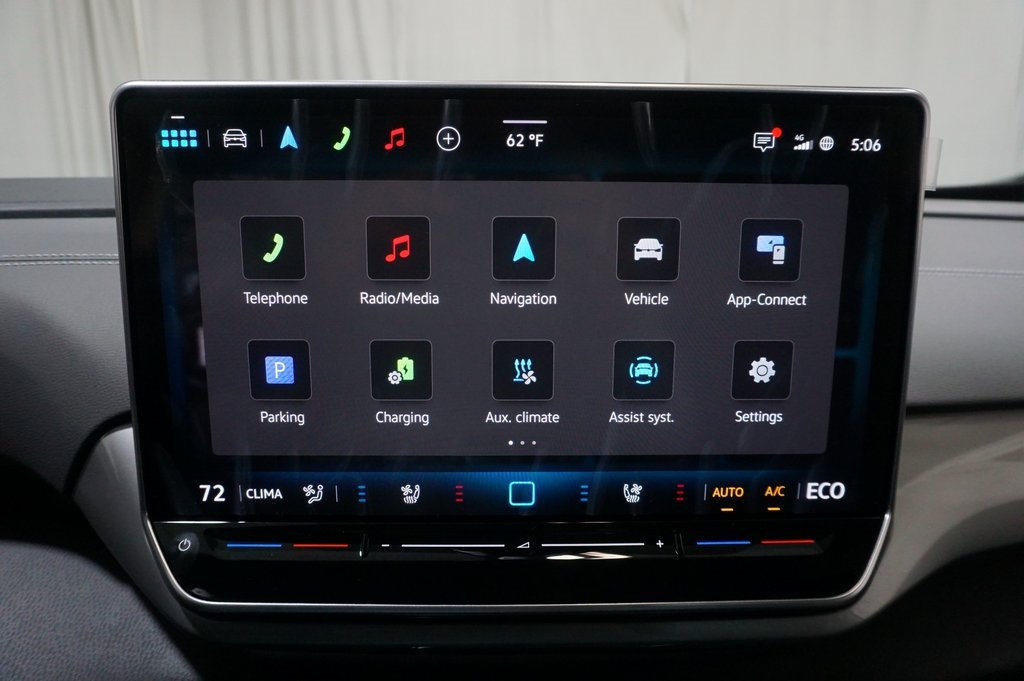 2025 Volkswagen ID.4 Pro Plus photo 18