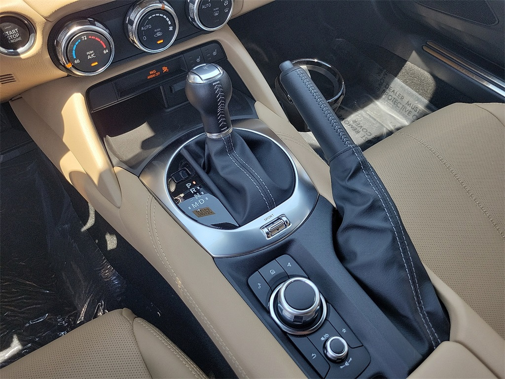 2025 Mazda MX-5 Miata Miata Grand Touring photo 11