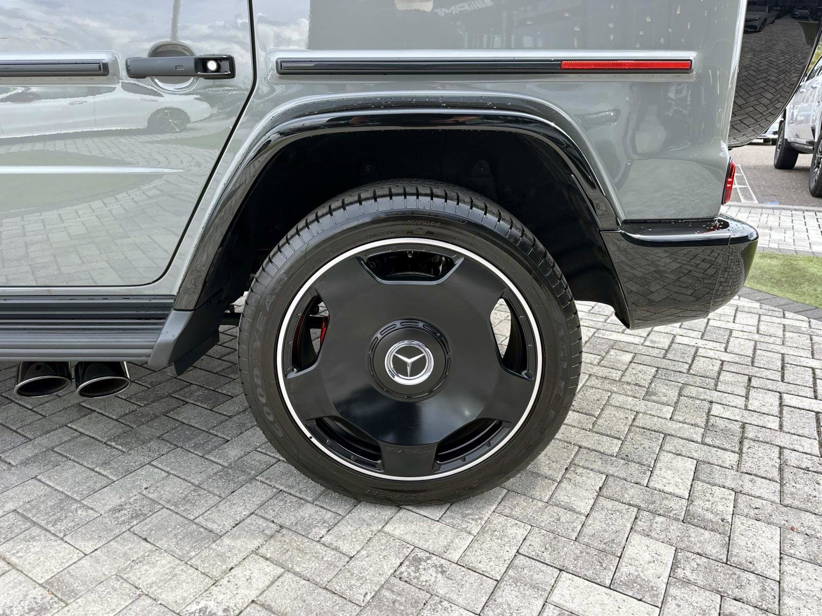 2025 Mercedes Benz G 63 AMG photo 9
