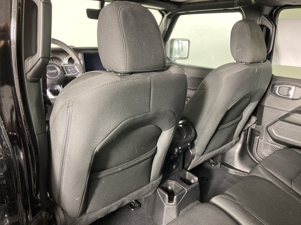 2023 Jeep Wrangler Sahara photo 11