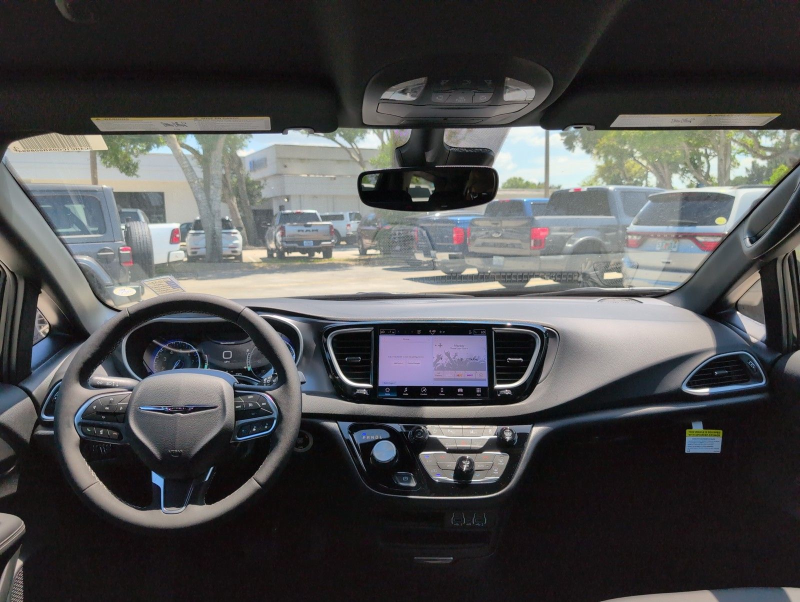 2025 Chrysler Voyager LX photo 25